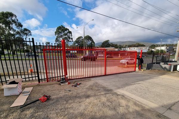Commercial metal fences and gates Melbourne