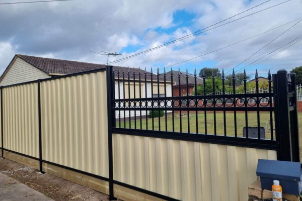colorbond fence with steel tubular detail