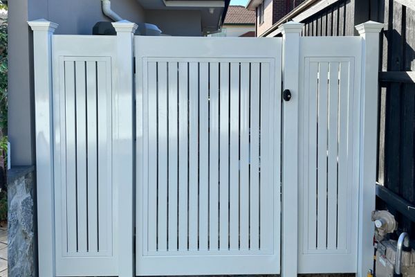 Hampton style fence and gate Langwarrin