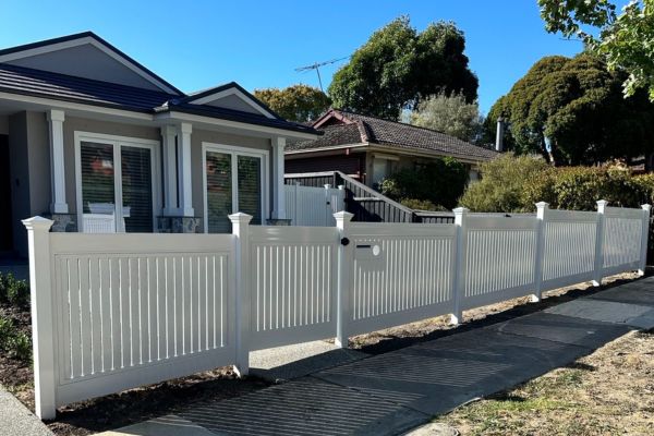 Hampton style fencing installation Melbourne